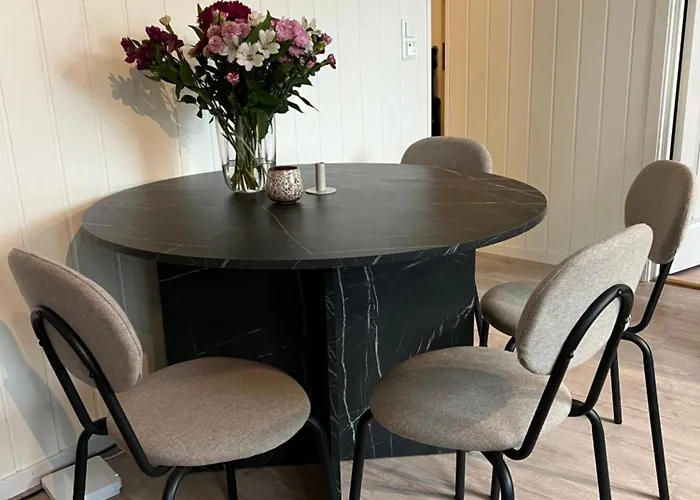 Flott Leilighet, Nydelig - Gratis Parkering *